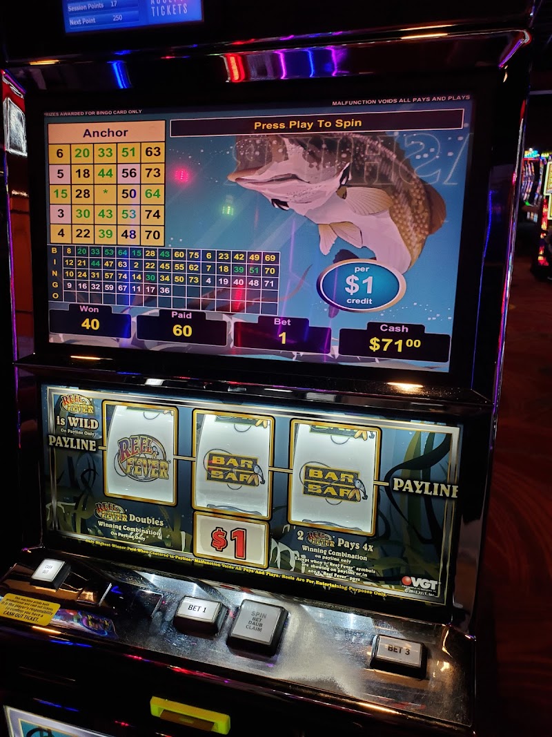 Cherokee Casino & Hotel Roland photo 8