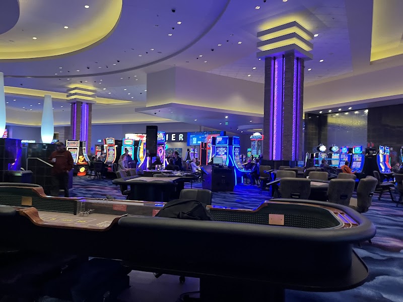 Mojo's Sports Bar & Grill