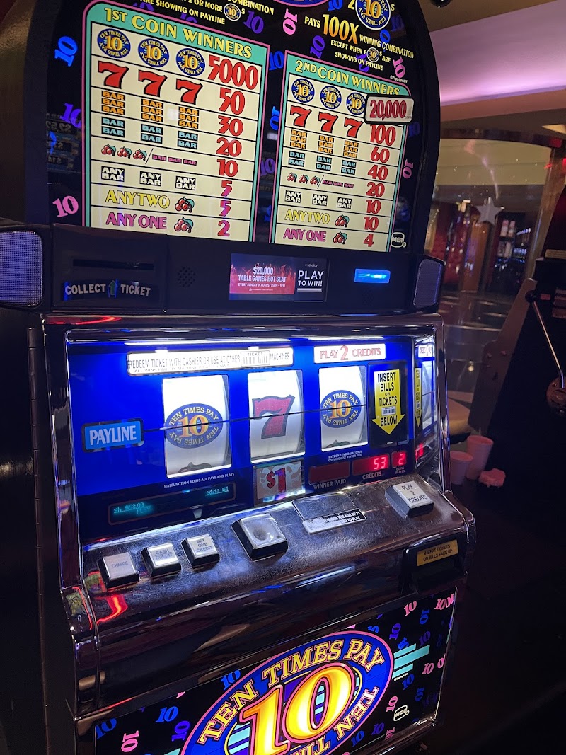 Hollywood Casino at Charles Town Races photo 4