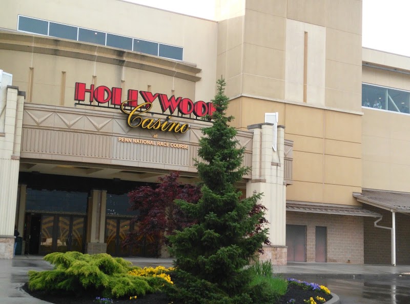 Hollywood Casino at Penn National Race Course photo 4