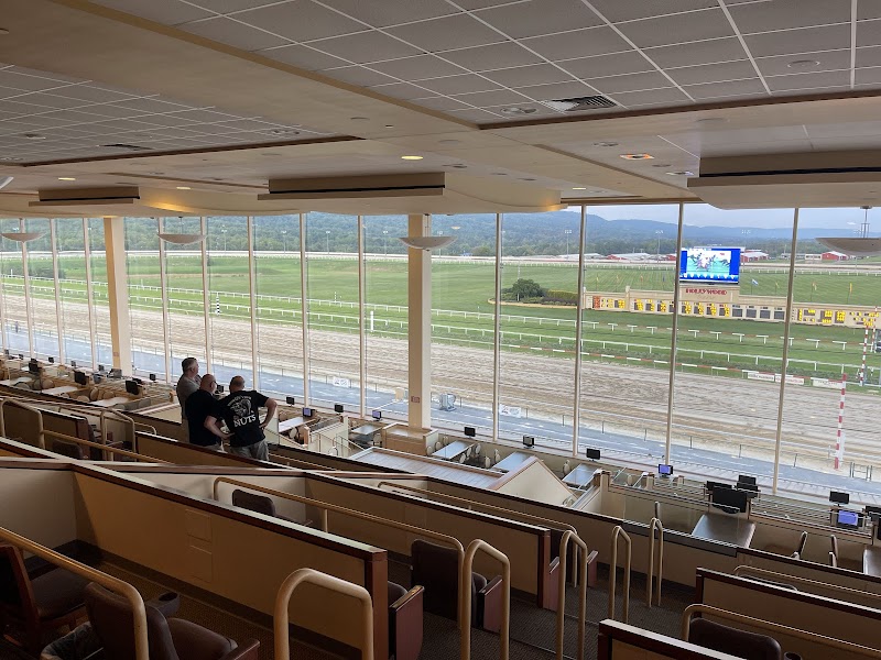 Hollywood Casino at Penn National Race Course photo 6