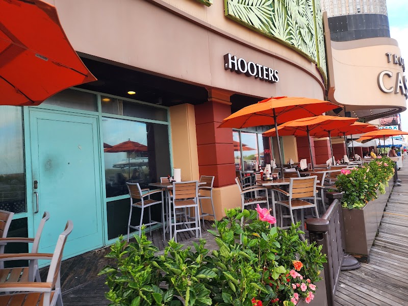 Hooters